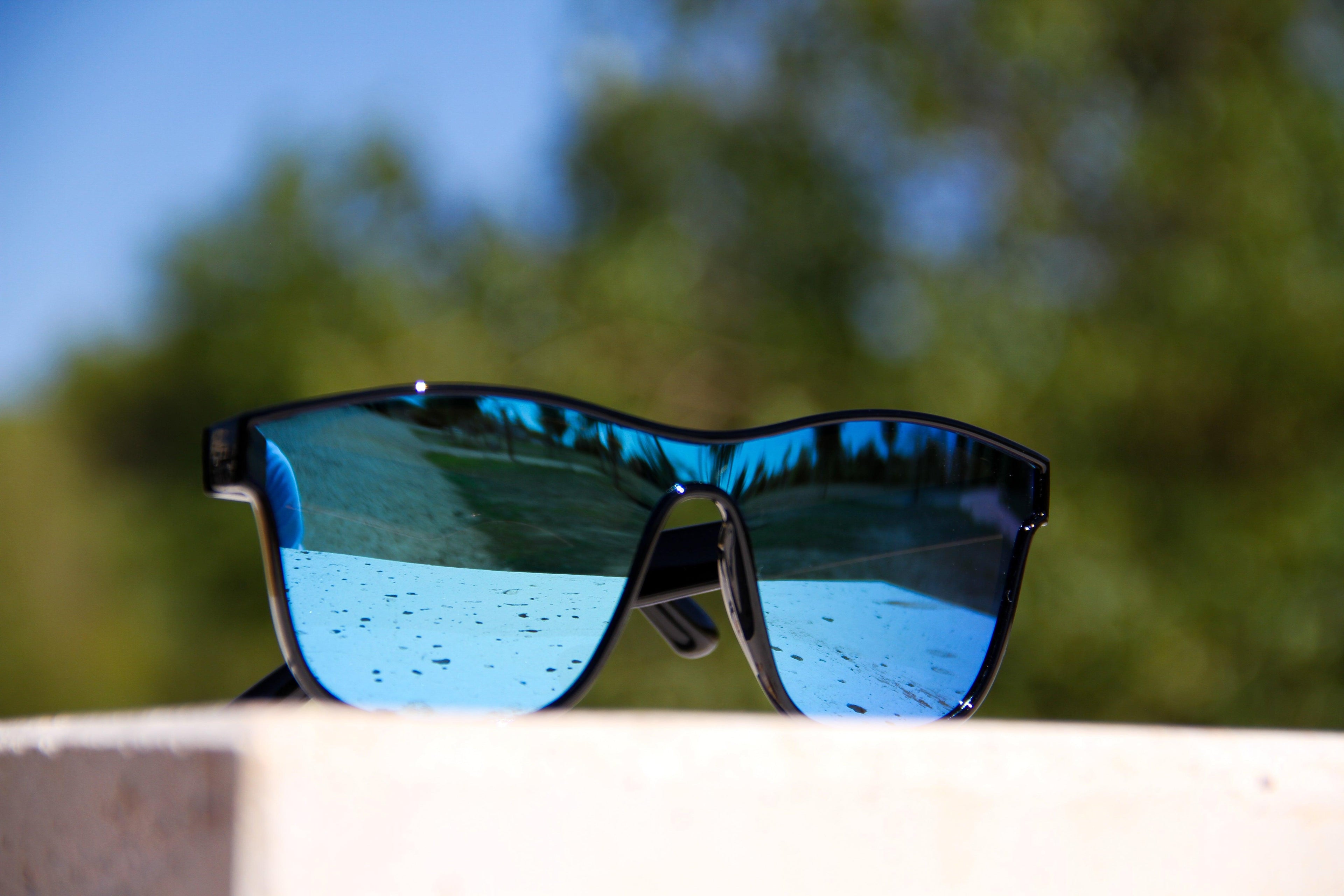 Curve Black- Blue Mirrow - Waypalm ©